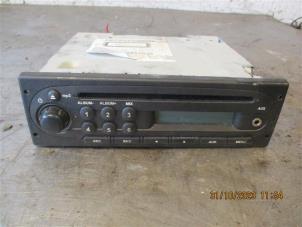 Gebrauchte Radio CD Spieler Dacia Duster (HS) 1.5 dCi Preis auf Anfrage angeboten von Autohandel-Smet Gebroeders NV