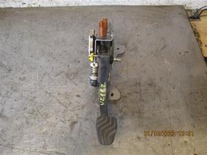 Used Clutch pedal Nissan Qashqai (J11) 1.3 DIG-T 140 16V Price on request offered by Autohandel-Smet Gebroeders NV