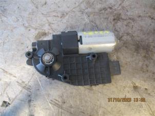 Usados Motor de ventanilla de puerta Nissan Qashqai (J11) 1.3 DIG-T 140 16V Precio de solicitud ofrecido por Autohandel-Smet Gebroeders NV