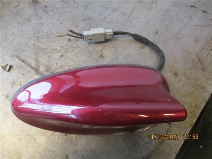 Używane Antena Nissan Qashqai (J11) 1.3 DIG-T 140 16V Cena na żądanie oferowane przez Autohandel-Smet Gebroeders NV