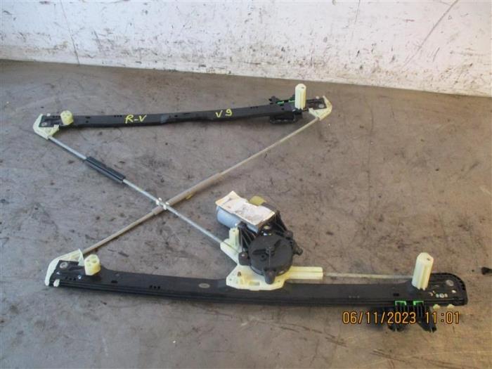 Usados Motor de ventanilla de puerta Landrover Range Rover Sport (LW) 3.0 TDV6 Precio de solicitud ofrecido por Autohandel-Smet Gebroeders NV