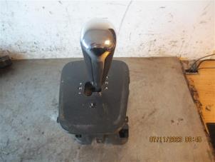 Used Gear stick Peugeot 5008 I (0A/0E) 1.6 HDiF 16V Price on request offered by Autohandel-Smet Gebroeders NV