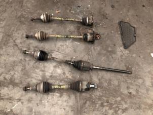 Used Front drive shaft, right Toyota RAV4 (A2) 2.0 16V VVT-i 4x4 Price on request offered by Autohandel-Smet Gebroeders NV