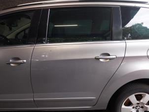 Used Rear door 4-door, left Peugeot 5008 I (0A/0E) 1.6 HDiF 16V Price on request offered by Autohandel-Smet Gebroeders NV