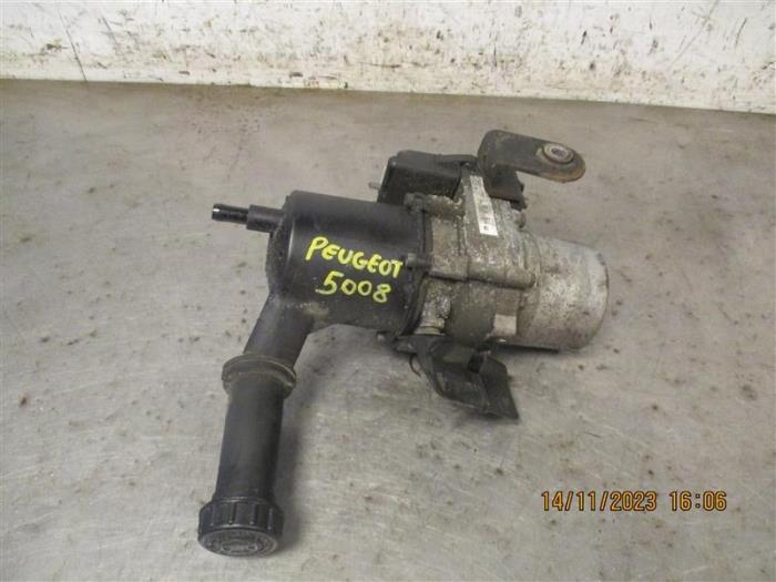 Usagé Pompe de direction Peugeot 5008 I (0A/0E) 1.6 HDiF 16V Prix sur demande proposé par Autohandel-Smet Gebroeders NV