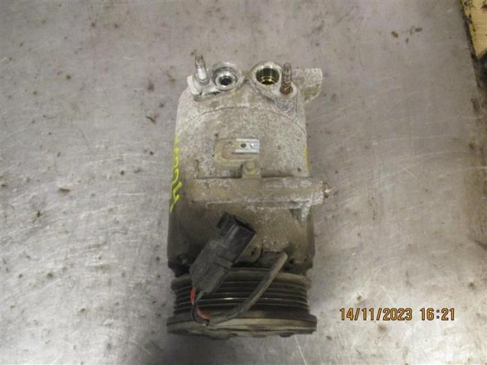 Air conditioning pump from a Ford Transit Custom 2.2 TDCi 16V 2016