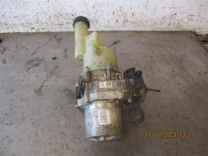 Used Power steering pump Peugeot Expert (VA/VB/VE/VF/VY) 2.0 Blue HDi 120 16V Price on request offered by Autohandel-Smet Gebroeders NV