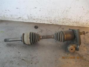Used Front drive shaft, right Isuzu D-Max (TFR/TFS) 2.5 D Twin Turbo 4x4 Price on request offered by Autohandel-Smet Gebroeders NV