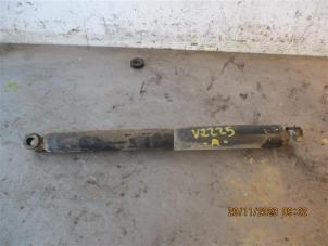 Used Rear shock absorber, left Isuzu D-Max (TFR/TFS) 2.5 D Twin Turbo 4x4 Price on request offered by Autohandel-Smet Gebroeders NV