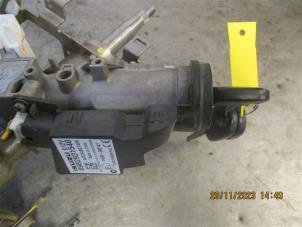 Used Ignition lock + key Isuzu D-Max (TFR/TFS) 2.5 D Twin Turbo 4x4 Price on request offered by Autohandel-Smet Gebroeders NV