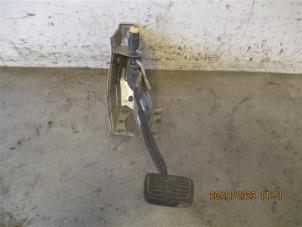 Used Brake pedal Isuzu D-Max (TFR/TFS) 2.5 D Twin Turbo 4x4 Price on request offered by Autohandel-Smet Gebroeders NV