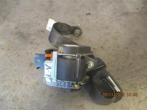 Used Front seatbelt, left Isuzu D-Max (TFR/TFS) 2.5 D Twin Turbo 4x4 Price on request offered by Autohandel-Smet Gebroeders NV