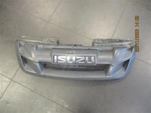 Used Grille Isuzu D-Max (TFR/TFS) 2.5 D Twin Turbo 4x4 Price on request offered by Autohandel-Smet Gebroeders NV