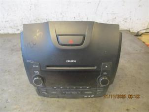 Used Radio CD player Isuzu D-Max (TFR/TFS) 2.5 D Twin Turbo 4x4 Price on request offered by Autohandel-Smet Gebroeders NV