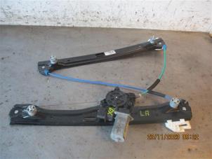 Used Door window motor BMW X1 (F48) xDrive 20d 2.0 16V Price on request offered by Autohandel-Smet Gebroeders NV