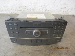 Used Radio CD player Mercedes C Estate (S204) 2.2 C-200 CDI 16V . Price on request offered by Autohandel-Smet Gebroeders NV