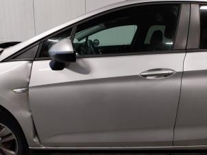 Używane Drzwi lewe przednie wersja 4-drzwiowa Opel Astra K 1.5 CDTi 105 12V Cena na żądanie oferowane przez Autohandel-Smet Gebroeders NV