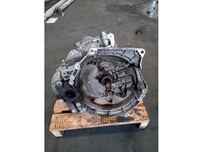 Gebrauchte Getriebe Opel Astra K 1.5 CDTi 105 12V Preis auf Anfrage angeboten von Autohandel-Smet Gebroeders NV