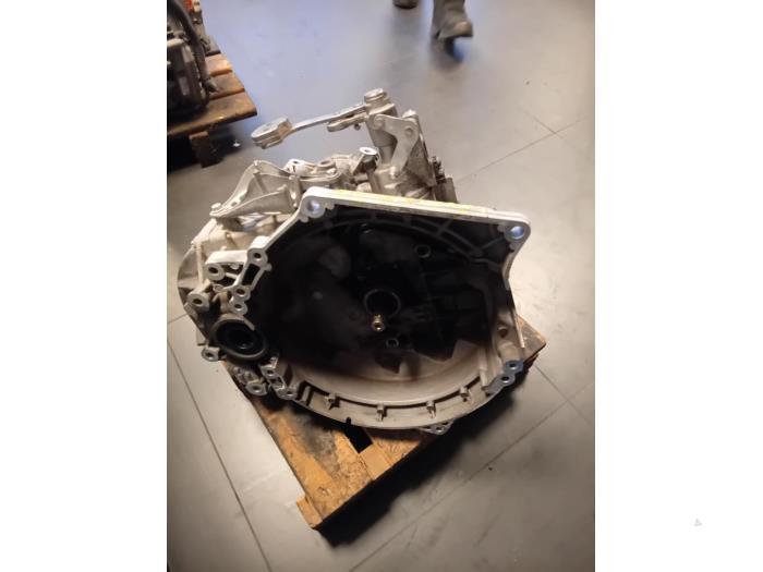 Gebrauchte Getriebe Opel Astra K 1.5 CDTi 122 12V Preis auf Anfrage angeboten von Autohandel-Smet Gebroeders NV