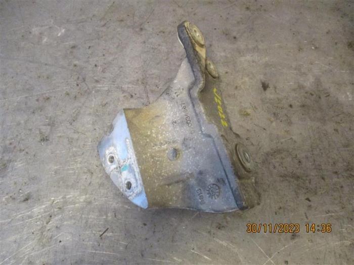 Used Engine mount Maserati Levante 3.0 Diesel Price on request offered by Autohandel-Smet Gebroeders NV
