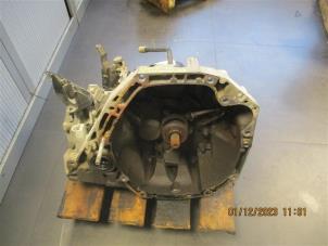 Used Gearbox Renault Clio III (BR/CR) 1.5 dCi FAP Price on request offered by Autohandel-Smet Gebroeders NV