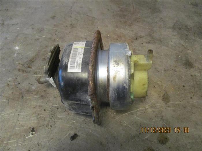 Used Engine mount BMW X5 (F15) xDrive 25d 2.0 Price on request offered by Autohandel-Smet Gebroeders NV