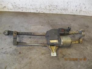 Used Wiper motor + mechanism Peugeot 5008 II (M4/MC/MJ/MR) 1.6 BlueHDi 115 Price on request offered by Autohandel-Smet Gebroeders NV