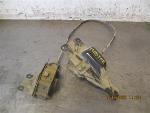 Used Spare wheel mechanism Renault Master Price on request offered by Autohandel-Smet Gebroeders NV