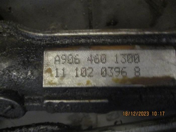 Steering box from a Mercedes-Benz Sprinter 3t (906.61) 210 CDI 16V 2011