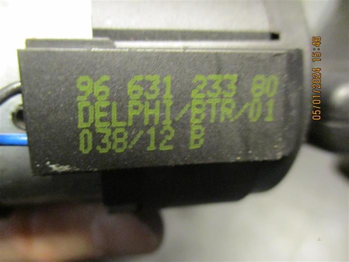 Cerradura de contacto y llave de un Peugeot 5008 I (0A/0E) 1.6 HDiF 16V 2012