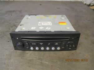 Usados Reproductor de CD y radio Peugeot 5008 I (0A/0E) 1.6 HDiF 16V Precio de solicitud ofrecido por Autohandel-Smet Gebroeders NV