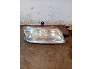 Used Headlight, right Citroen Jumper (U5) 2.8 HDi Price on request offered by Autohandel-Smet Gebroeders NV