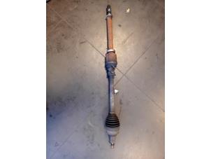 Used Front drive shaft, right Renault Scénic III (JZ) 1.6 Energy dCi 130 Price on request offered by Autohandel-Smet Gebroeders NV