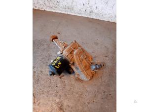 Used Wiper motor + mechanism Renault Scénic III (JZ) 1.6 Energy dCi 130 Price on request offered by Autohandel-Smet Gebroeders NV
