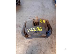 Used Rear brake calliper, right Peugeot Boxer (U9) 2.2 Blue HDi 120 Price on request offered by Autohandel-Smet Gebroeders NV