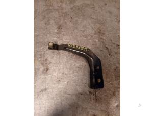 Used Rear door hinge, right Citroen Jumpy 1.5 Blue HDi 120 Price on request offered by Autohandel-Smet Gebroeders NV