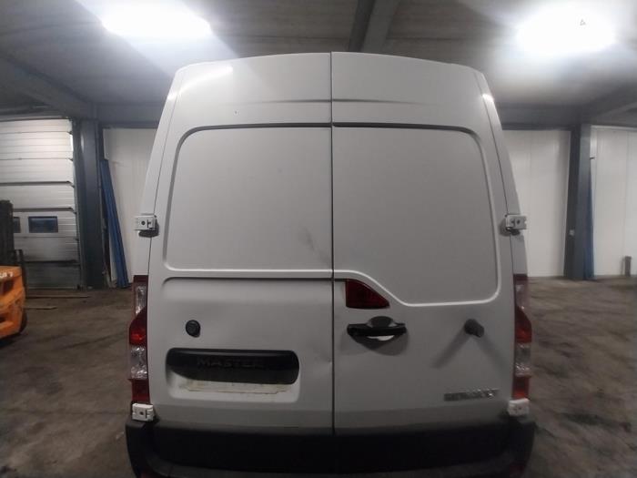 Puerta trasera furgoneta de un Renault Master IV (FV) 2.3 dCi 110 16V FWD 2019