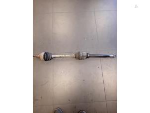 Used Front drive shaft, right Renault Trafic (1FL/2FL/3FL/4FL) 1.6 dCi 125 Twin Turbo Price on request offered by Autohandel-Smet Gebroeders NV