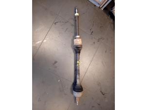 Used Front drive shaft, right Renault Master IV (FV) 2.3 dCi 110 16V FWD Price on request offered by Autohandel-Smet Gebroeders NV