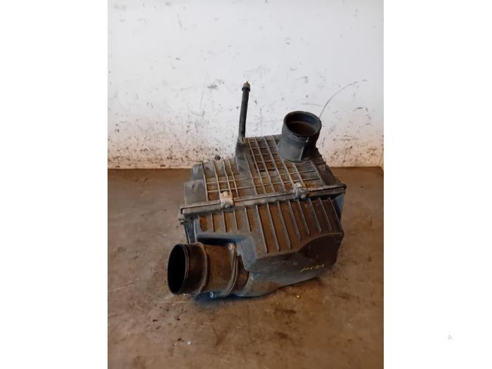 Gebrauchte Luftfiltergehäuse Renault Master III (FV) 2.3 dCi 110 16V FWD Preis auf Anfrage angeboten von Autohandel-Smet Gebroeders NV