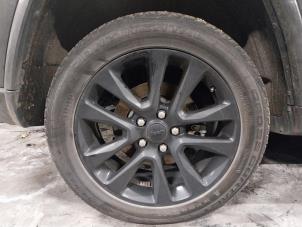 Used Set of wheels + tyres Jeep Grand Cherokee (WK/WK2) 3.0 CRD V6 24V Price on request offered by Autohandel-Smet Gebroeders NV