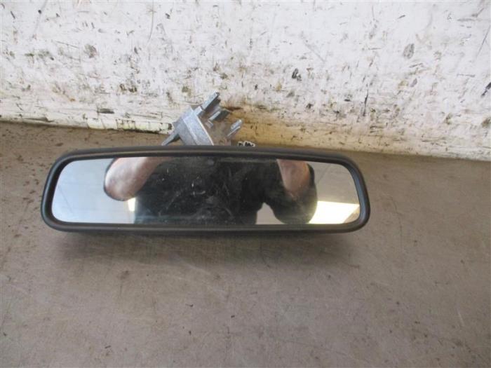 Rear view mirror from a Renault Megane III Berline (BZ) 1.2 16V TCE 130 2014
