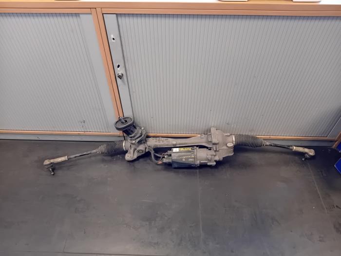 Steering box from a Volkswagen Touran (5T1) 1.6 TDI 2016