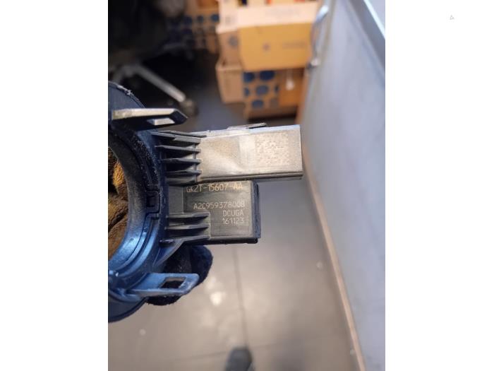 Ignition lock + key from a Ford Transit 2.0 TDCi 16V Eco Blue 170 RWD 2017