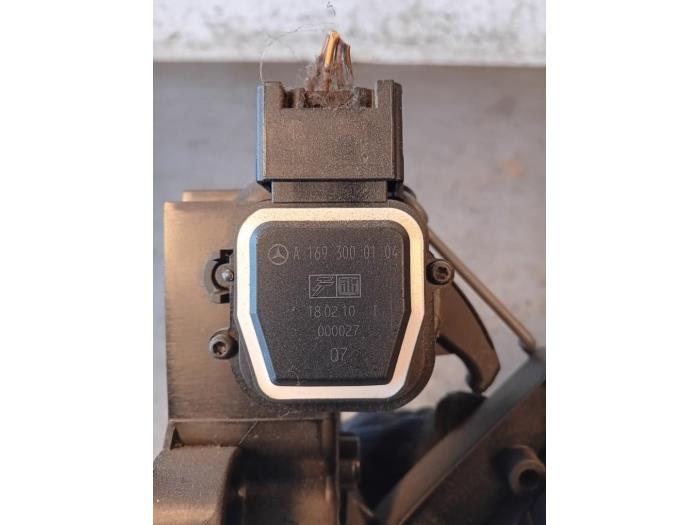 Throttle pedal position sensor from a Mercedes-Benz B (W245,242) 2.0 B-180 CDI 16V 2010