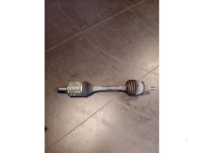 Front drive shaft, left from a Mercedes-Benz B (W245,242) 2.0 B-180 CDI 16V 2010