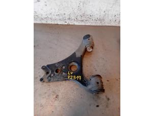 Used Front wishbone, left Mercedes B (W245,242) 2.0 B-180 CDI 16V Price on request offered by Autohandel-Smet Gebroeders NV