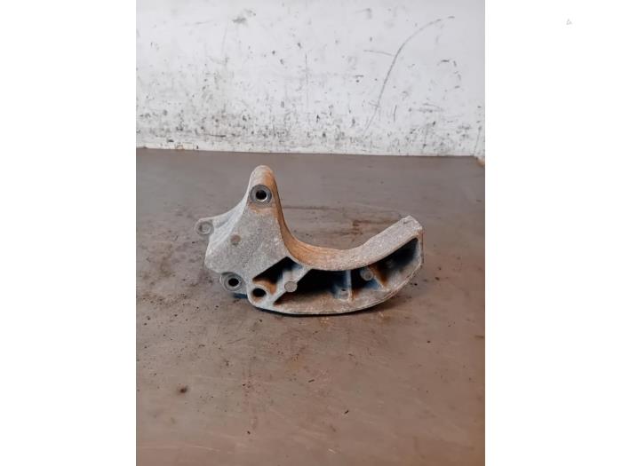 Used Engine mount Mercedes B (W245) 2.0 B-180 CDI 16V Price on request offered by Autohandel-Smet Gebroeders NV