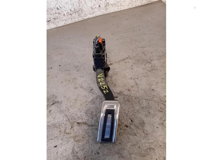 Begagnade Gaspedalsensor Audi A3 Limousine (8VS/8VM) 1.6 TDI 16V Pris på förfrågan erbjuds av Autohandel-Smet Gebroeders NV