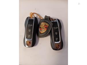Gebrauchte Schlüssel Porsche Cayenne III (9YA) Preis auf Anfrage angeboten von Autohandel-Smet Gebroeders NV